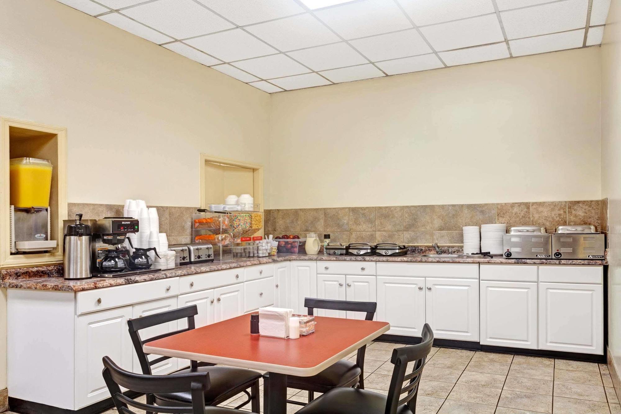 Knights Inn - Nashville Downtown Екстер'єр фото