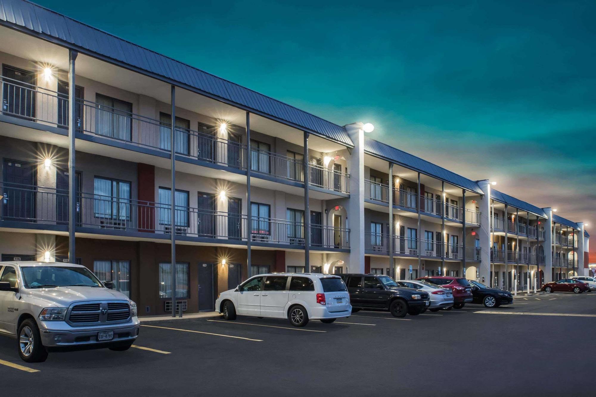 Knights Inn - Nashville Downtown Екстер'єр фото